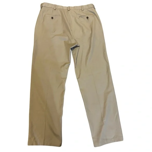 Haggar Men's Chinos 36 x 32 Khaki Lightweight Classic Fit Cool 18 Pro - Picture 3 of 10